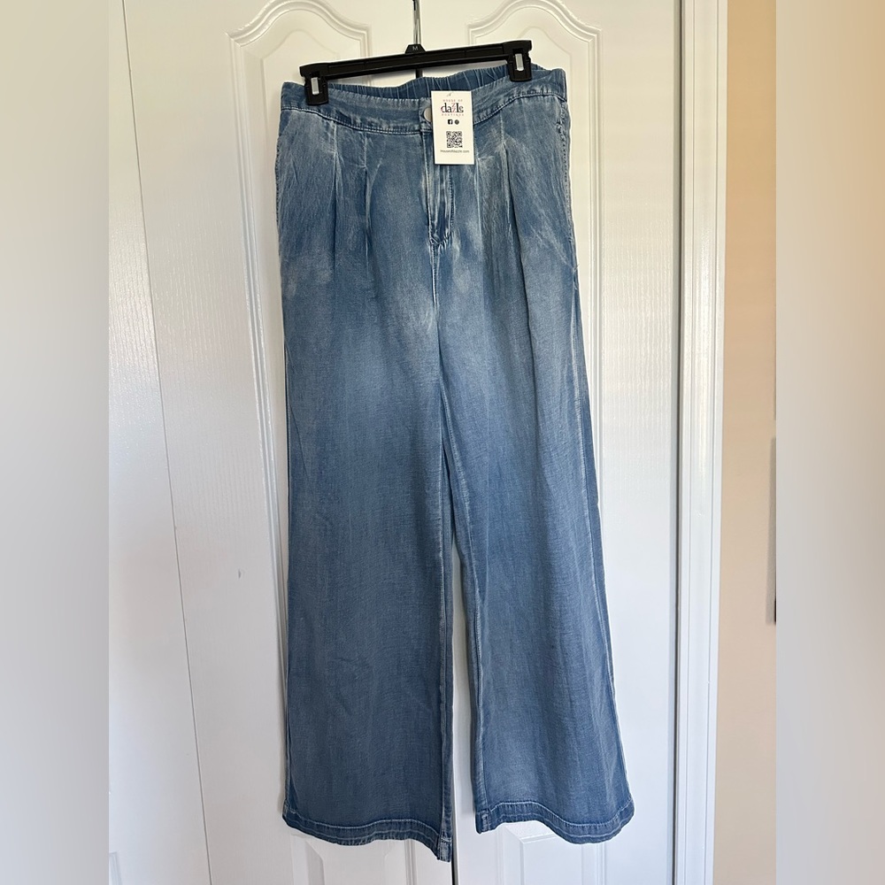 Women's Light Blue Jeans